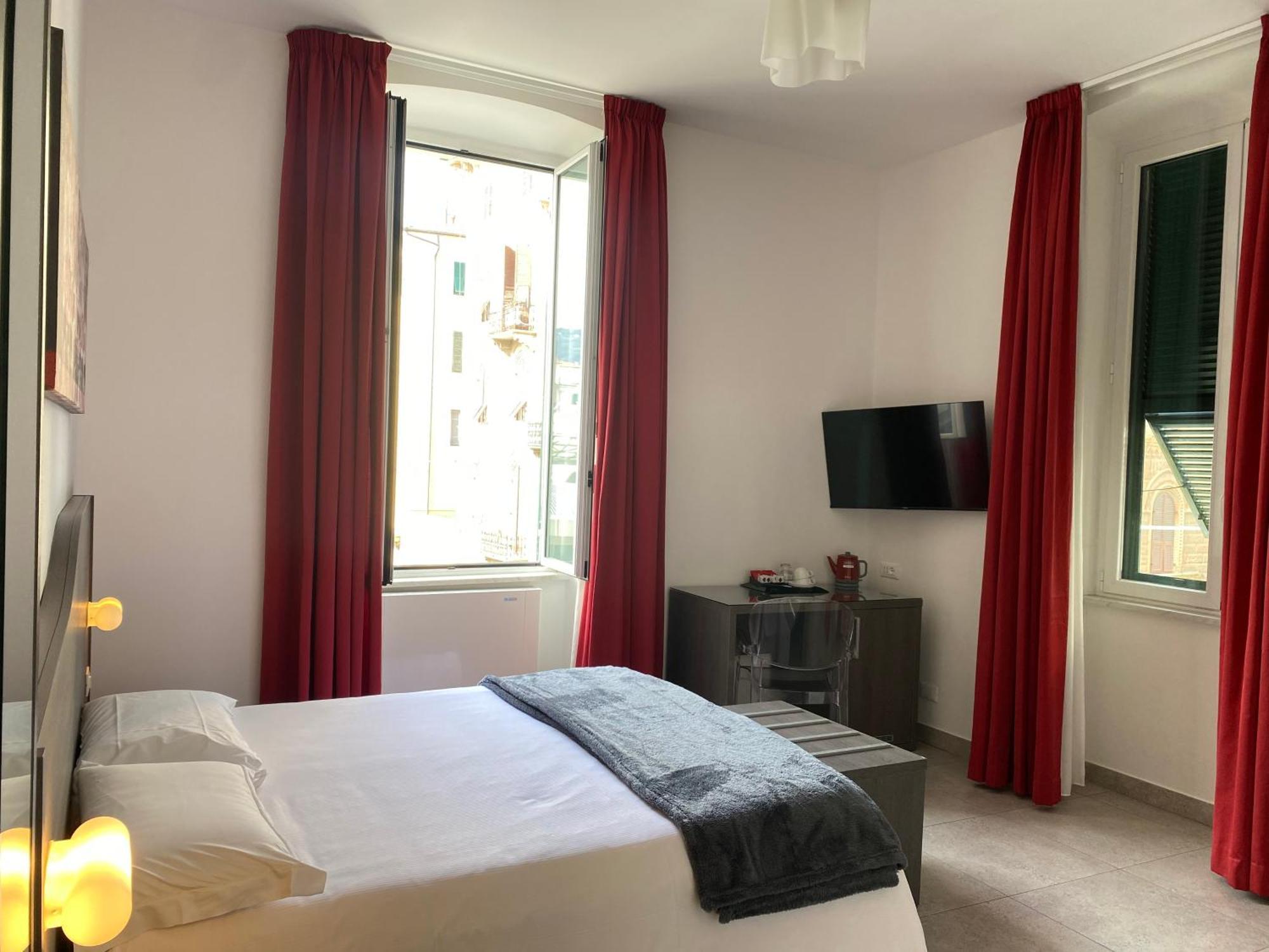 54 Rosselli Rooms Специя Екстериор снимка