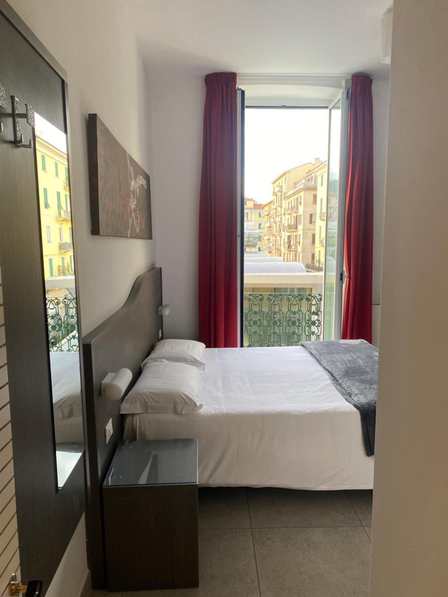 54 Rosselli Rooms Специя Екстериор снимка