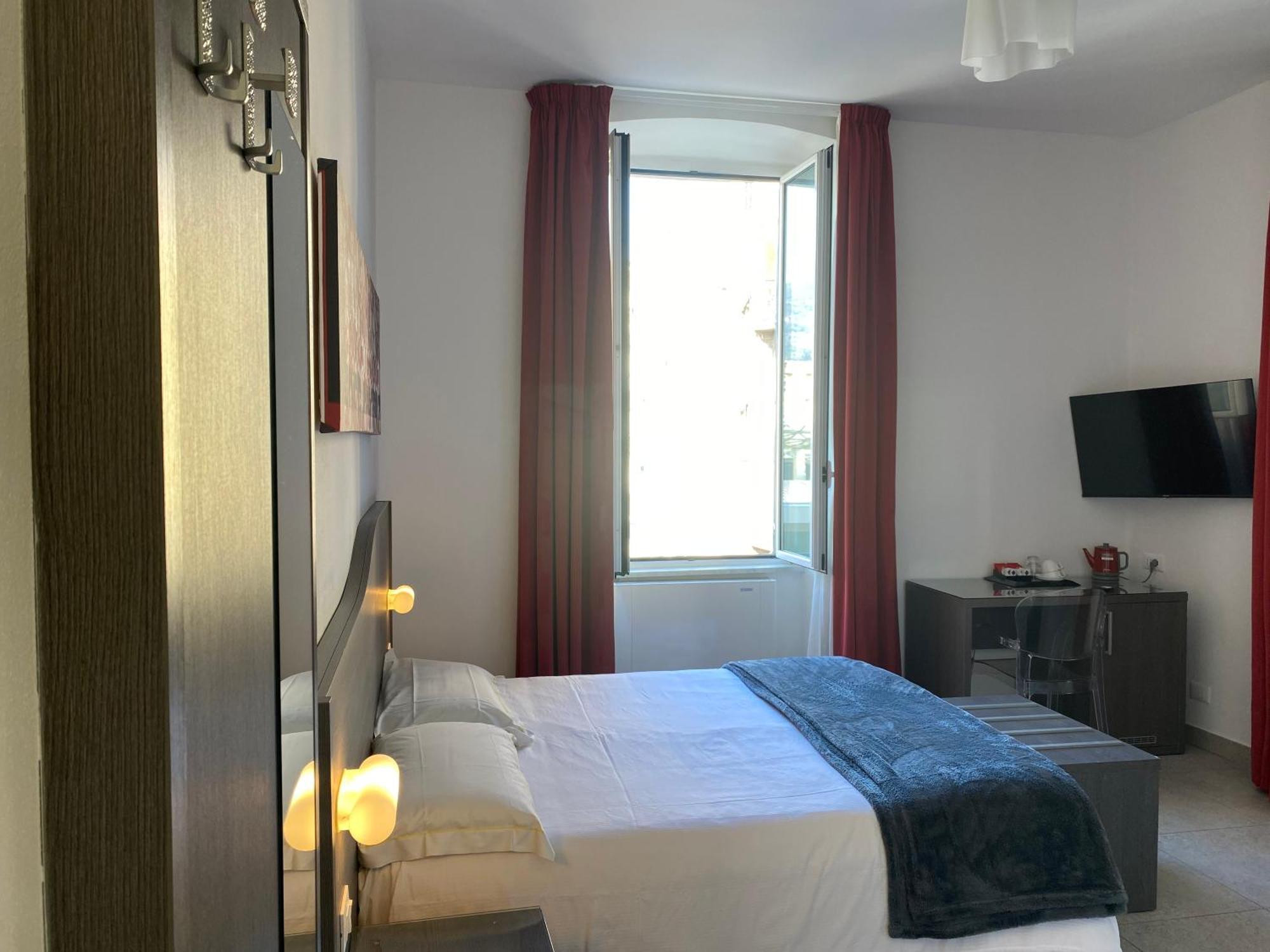54 Rosselli Rooms Специя Екстериор снимка
