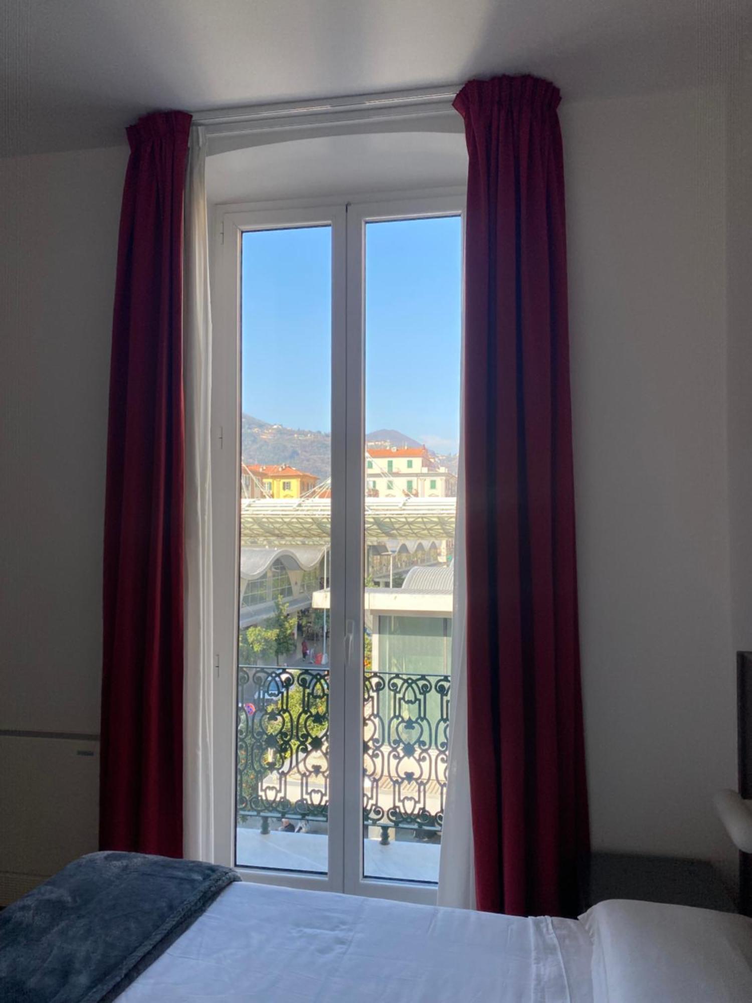 54 Rosselli Rooms Специя Екстериор снимка